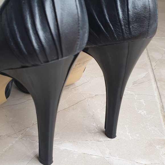 Nine West Black Satin Peep Toe Pumps size 8.5 heel 4" - Picture 4 of 7